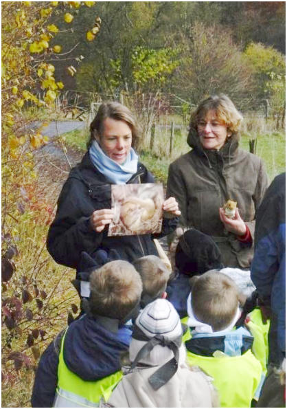 Mit Tondorfer Kindern auf Nußjagd